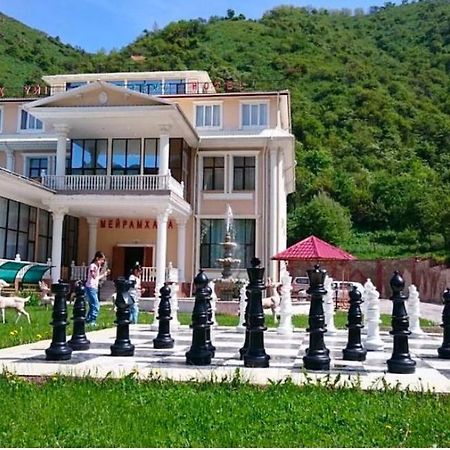 Эдельвейс Hotel Almaty Bagian luar foto